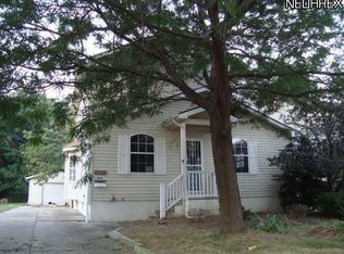 1410 Rockefeller Rd, Wickliffe, OH 44092