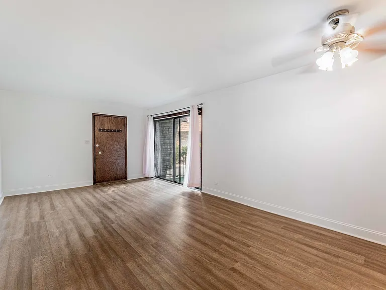 3158 N Neenah Ave #1C — Photo 5