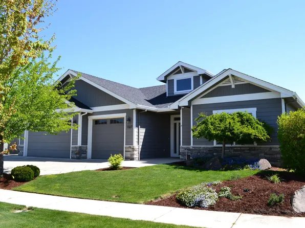 1327 Utah Dr, Medford, OR 97504