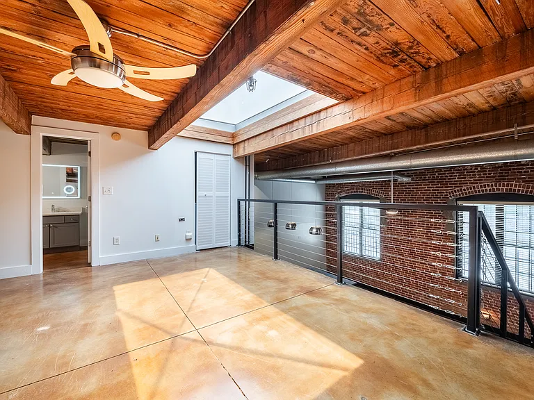 644 Wells St SW #7 — Photo 3