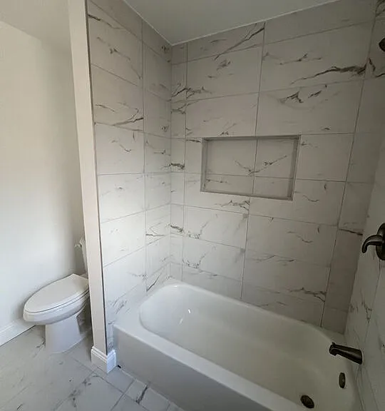 15605 S Berendo Ave — Photo 21