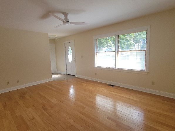 26 W Main St