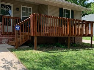 1061 S Douglas Ave, Springfield, MO 65807