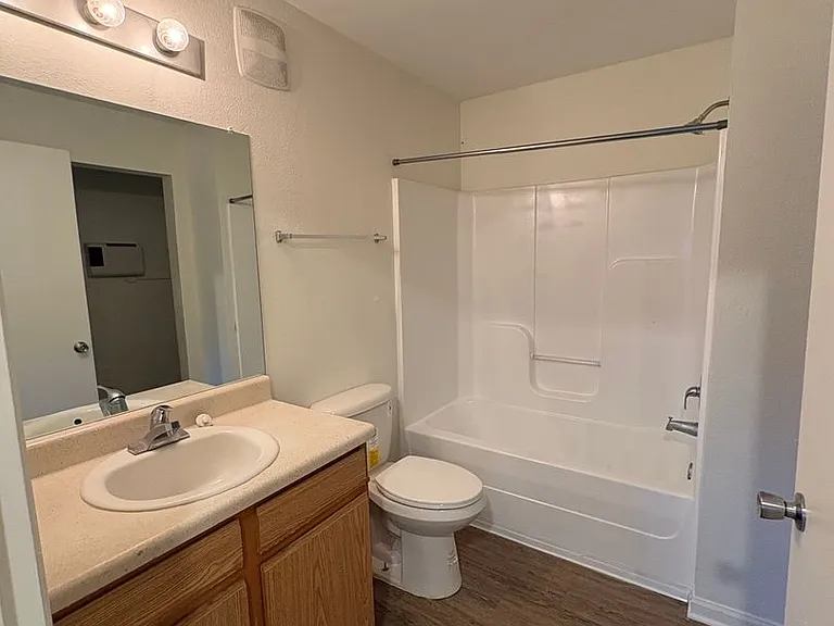 Highlands Apts — Photo 6