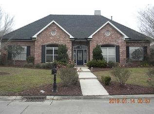 101 Sunflower Rd, Belle Chasse, LA 70037