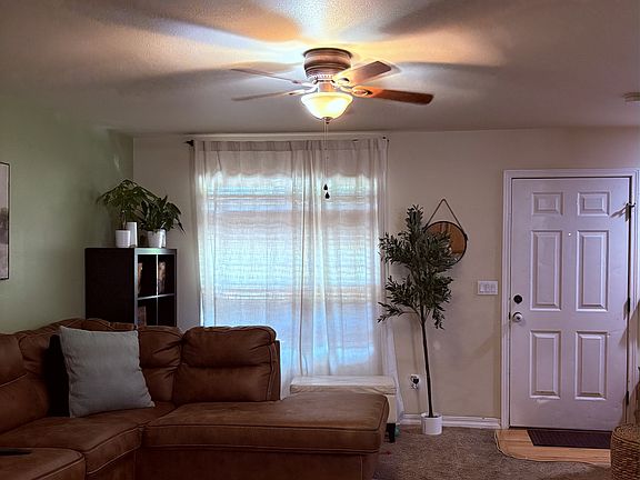 4th image of 2651 Lynbarton Point