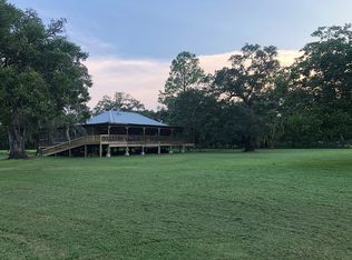 901 County Road 609, Angleton, TX 77515