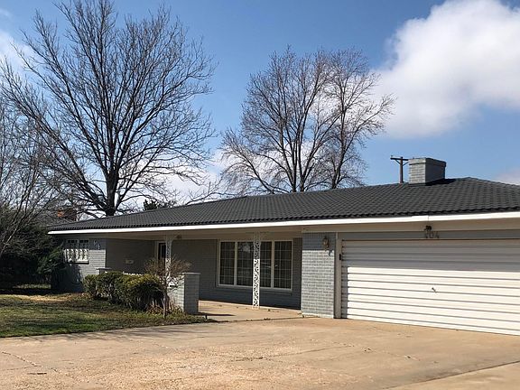 2nd image of 404 Bennett Dr