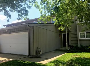 5335 SW Chelsea Ct, Topeka, KS 66604