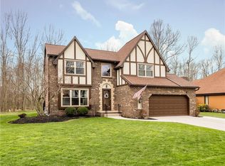 39 Primrose Ln, East Amherst, NY 14051