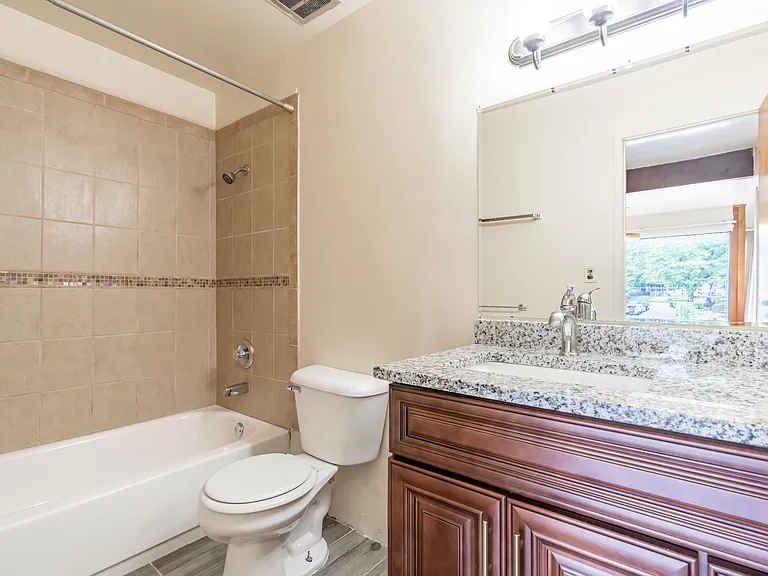 832 Packard St #3 — Photo 4