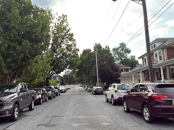 4th image of 121 Reading Ave #A