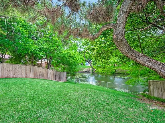 3rd image of 12138 Midlake Dr