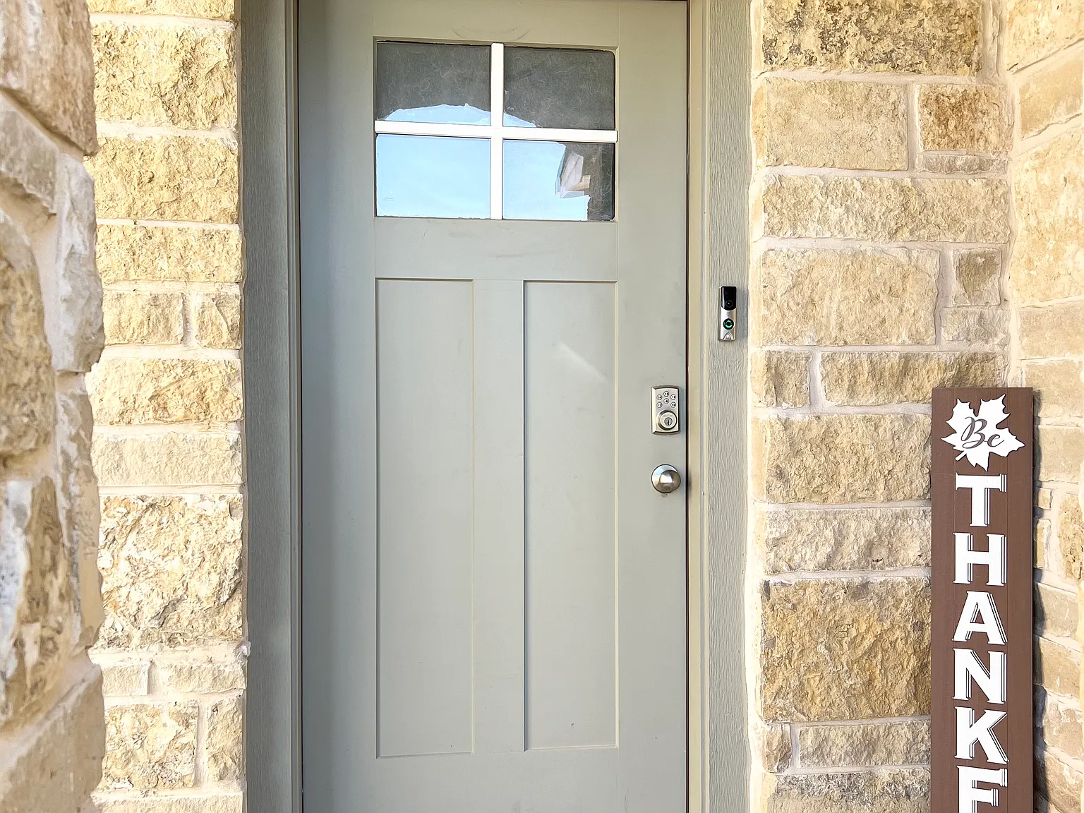 3 bed, 2.5 bath, 1845 sqft, $2,300 — Photo 3