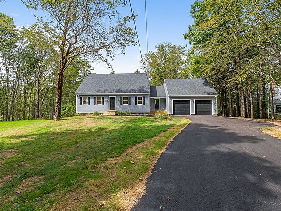 3rd image of 32 Merritt Road