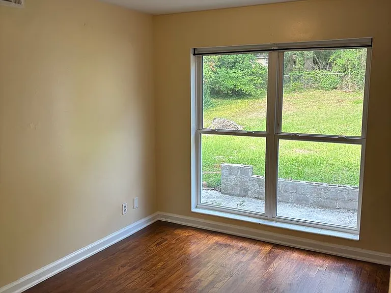 5095 Crestwood Rd — Photo 6