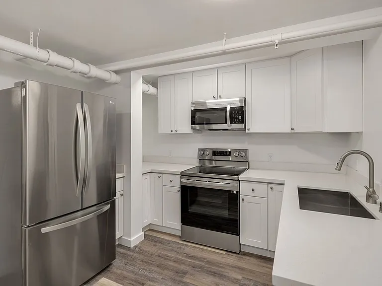 2214 Yale Ave E — Photo 16