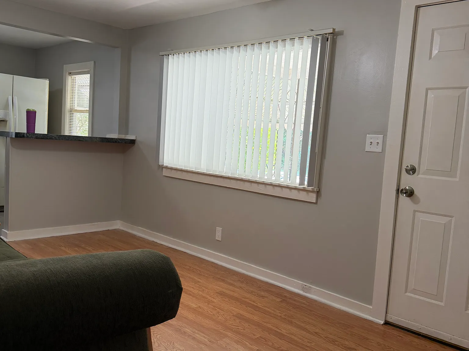 2 bed, 888 sqft, $1,000 — Photo 4