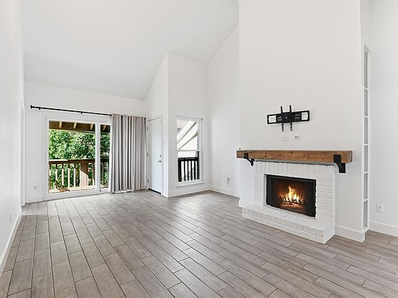 5th image of 2100 Tanglewilde St APT 378