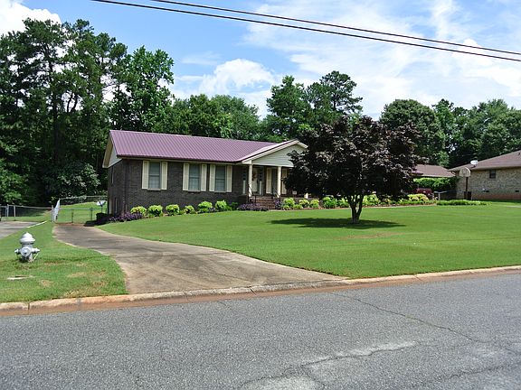 2nd image of 50 Country Roads Dr