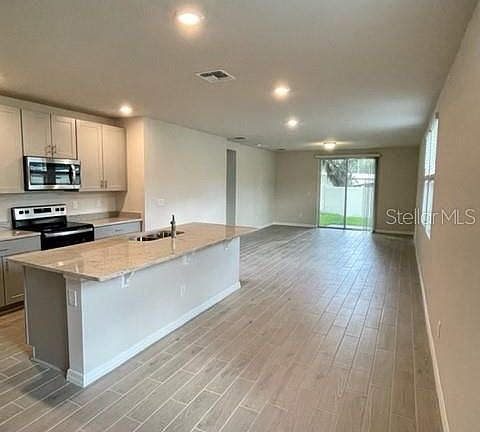 4th image of 3233 Fresno Pl