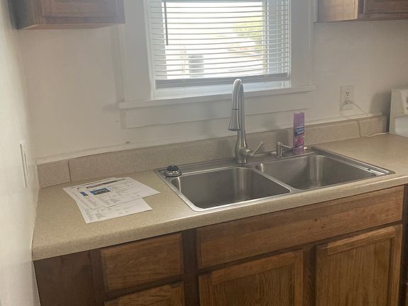 2nd image of 1150 Forest Ave