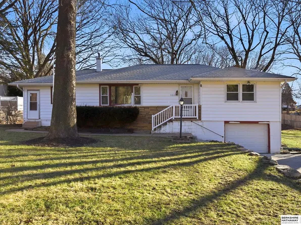 3521 N 76th St, Omaha, NE 68134