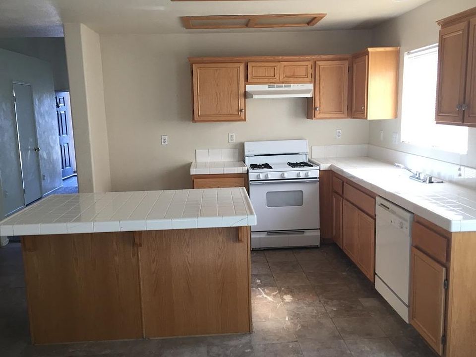 2nd image of 13642 Winewood St