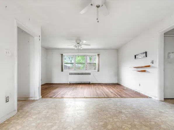 81-29 156th Avenue image 2 of 16