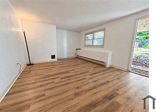 4th image of 126 Turnpike St #B