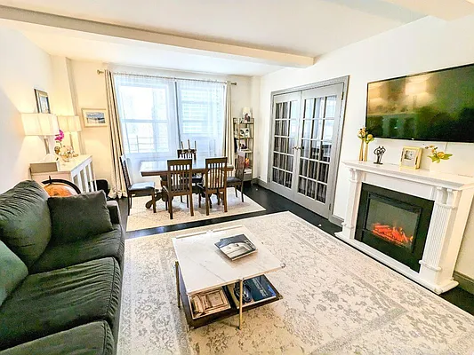 Rented by Keller Williams NYC | media 8