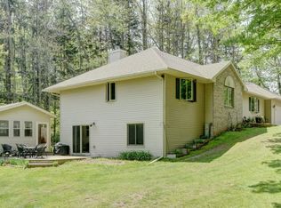 E2083 Hillside Rd, Luxemburg, WI 54217