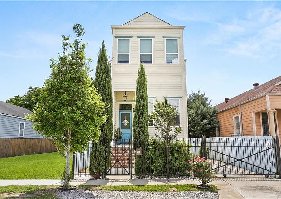 1st image of 3512 Loyola Ave