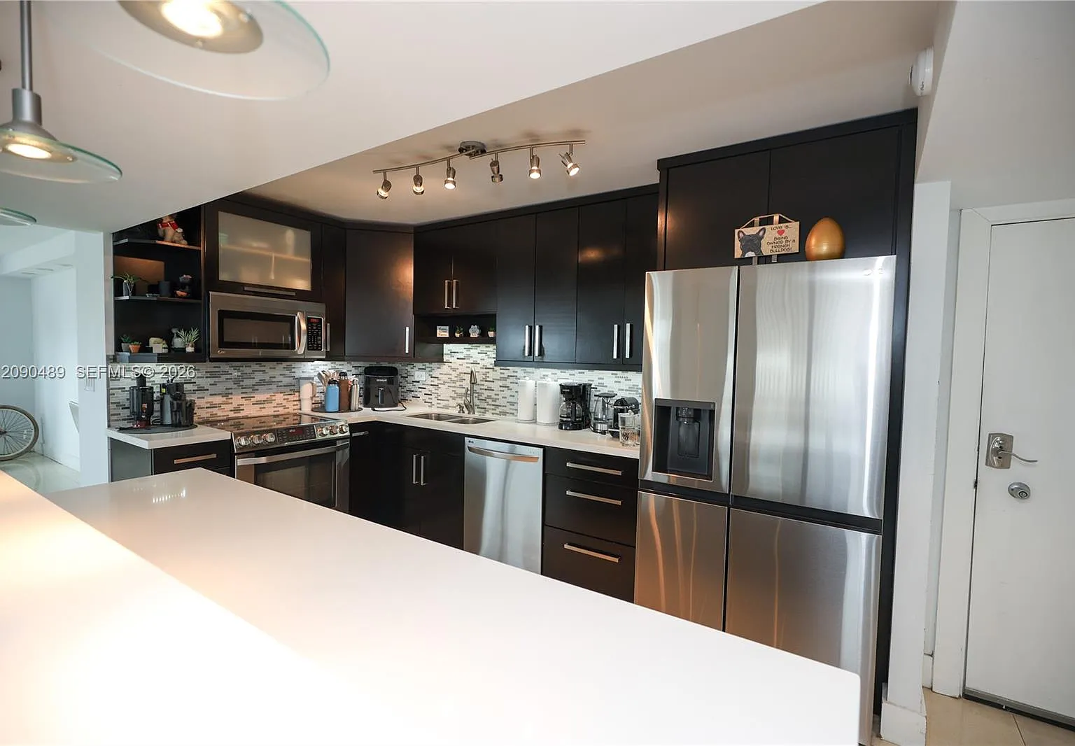 Burleigh House Condo — Photo 4