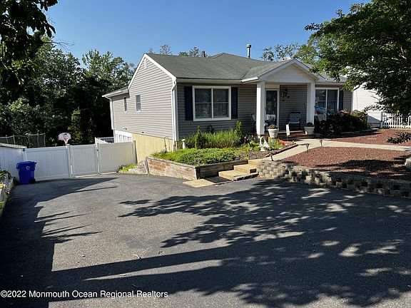 4th image of 716 Baltic Dr