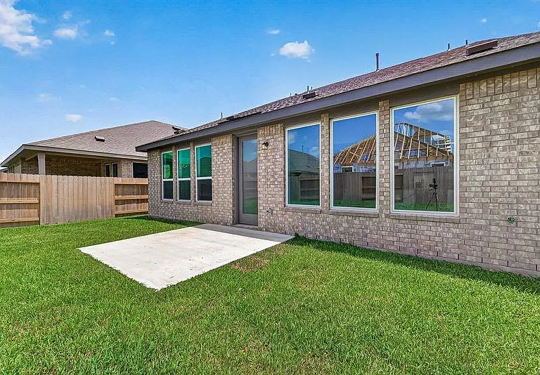 25714 Sapphire Cove St — Photo 48