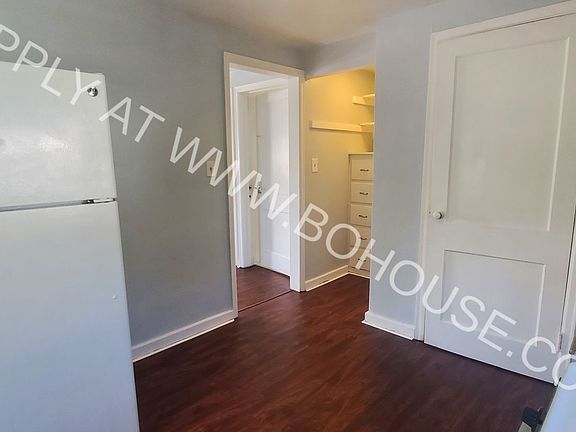 3rd image of 3014 McArthur Dr APT 15