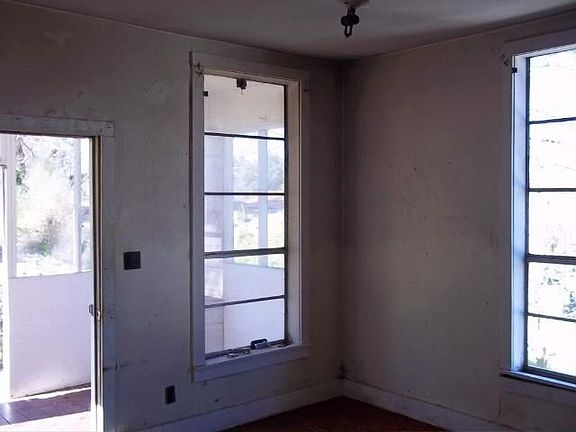 4th image of 2619 Togo St