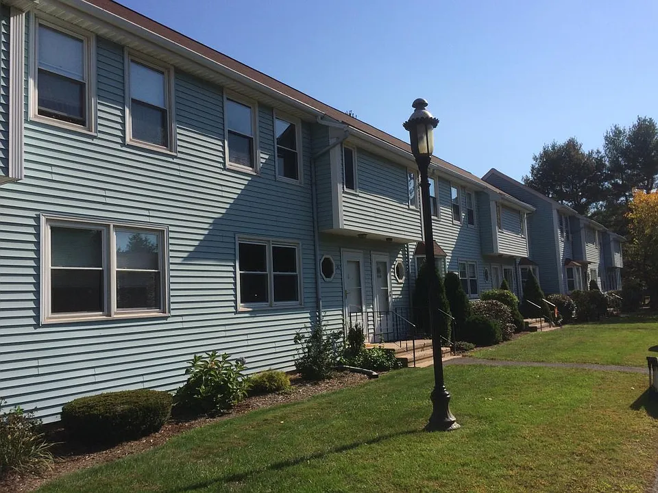 1 Abbott Rd #36