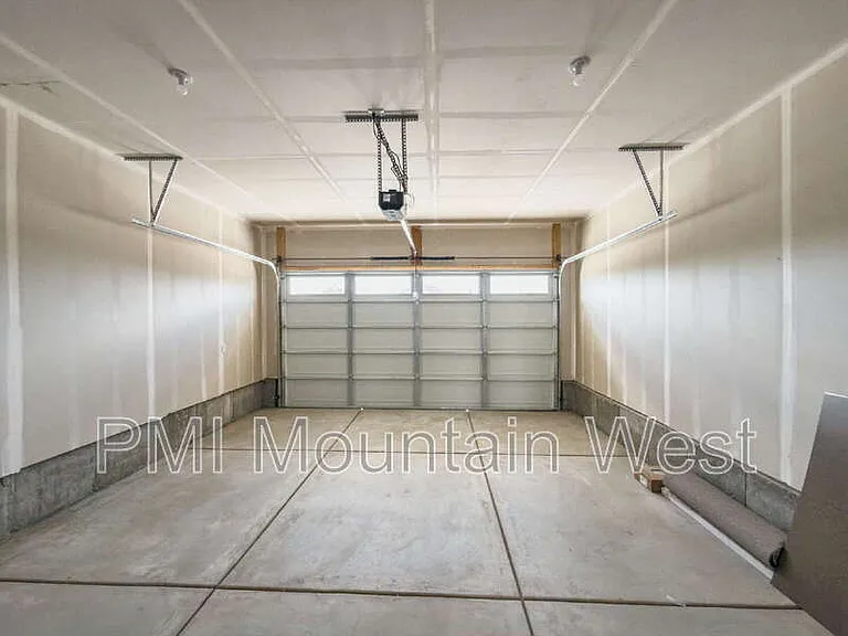 2606 N 2125 W — Photo 35