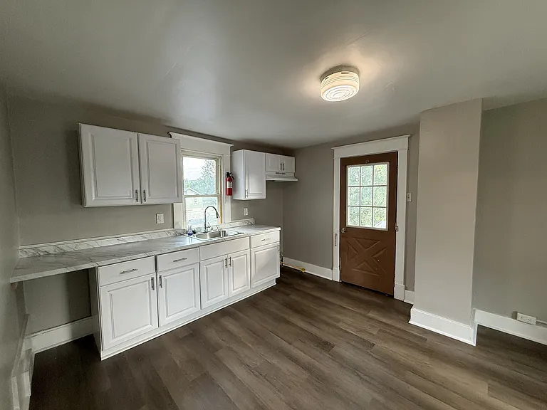 328 New York Ave #TOP REAR — Photo 2