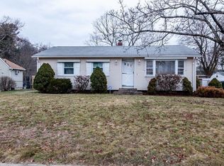 41 Queensbury Dr, Springfield, MA 01129