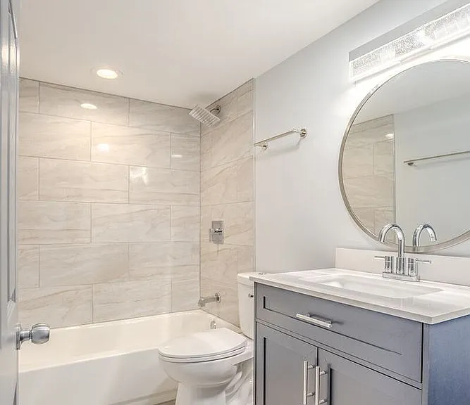 1013 W 18th Pl #1R — Photo 9