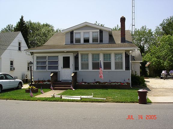 2nd image of 228 N 11th St