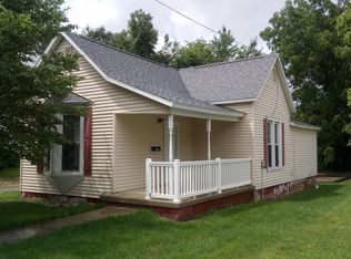 215 Polk Ave, Charleston, IL 61920