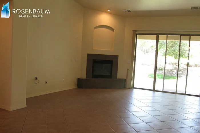 1263 Crown Ridge Dr — Photo 3