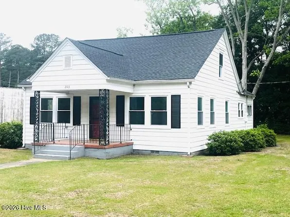 203 Allen Street, Elizabethtown, NC 28337