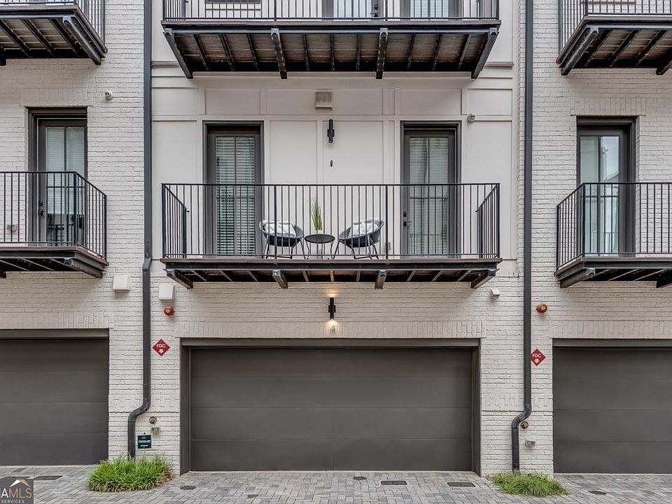 1st image of 574 Boulevard Pl NE #4