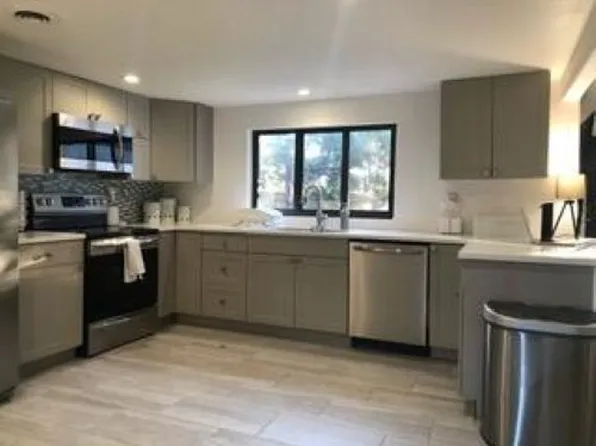 3210 SW 4th St, Deerfield Beach, FL 33442