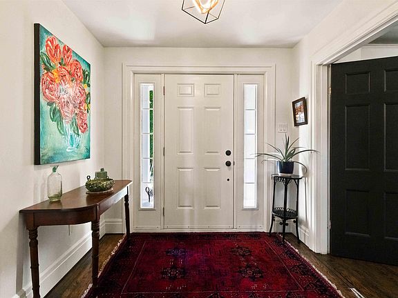 3rd image of 232 Alexandra Ave